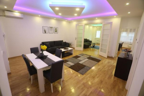 Отель De Luxe Republic Square Apartment of 100sqm  Белград